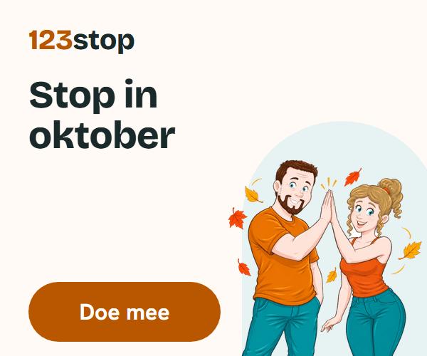 Deze oktober stop je echt met roken. Doe mee met Stoptober bij 123stop. Op de afbeelding: Nico en Tine Nixon geven elkaar een high five tussen herfstbladeren.